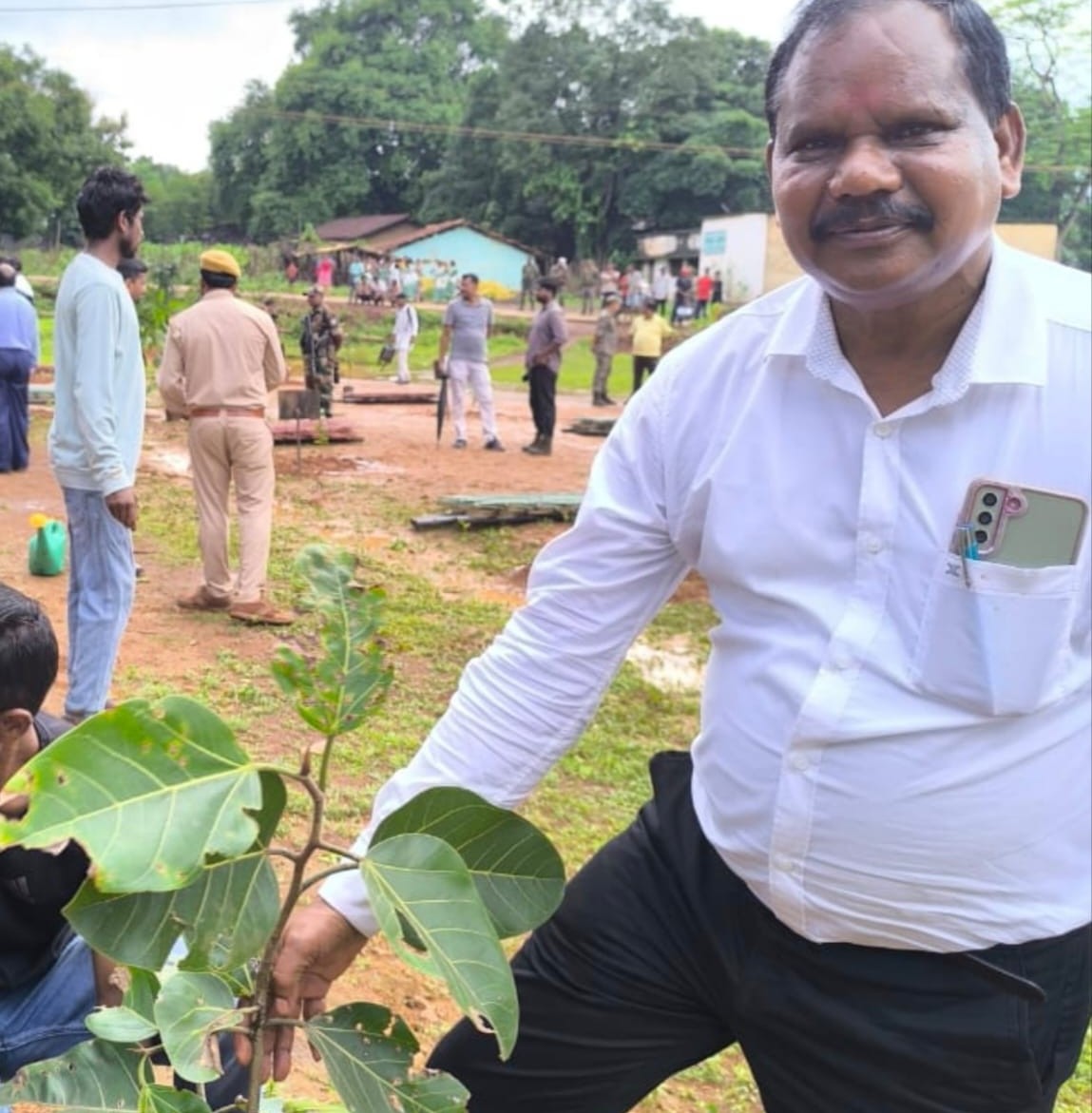 West Singhbhum: पर्यावरण को बचाने की आवश्यकता – शंकर भगत की अपील