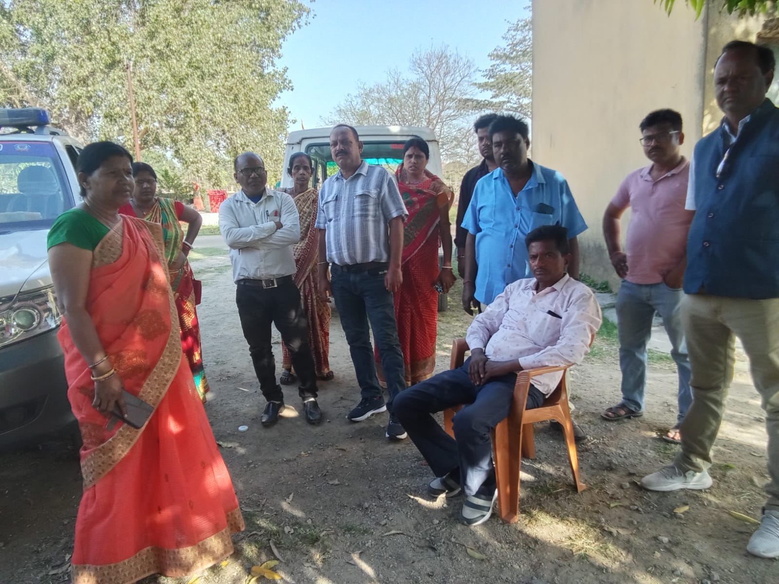 Jadugora: थाना में महिलाओं का प्रदर्शन, घायल सुमन भगत के इलाज और मुआवजे के लिए हंगामा