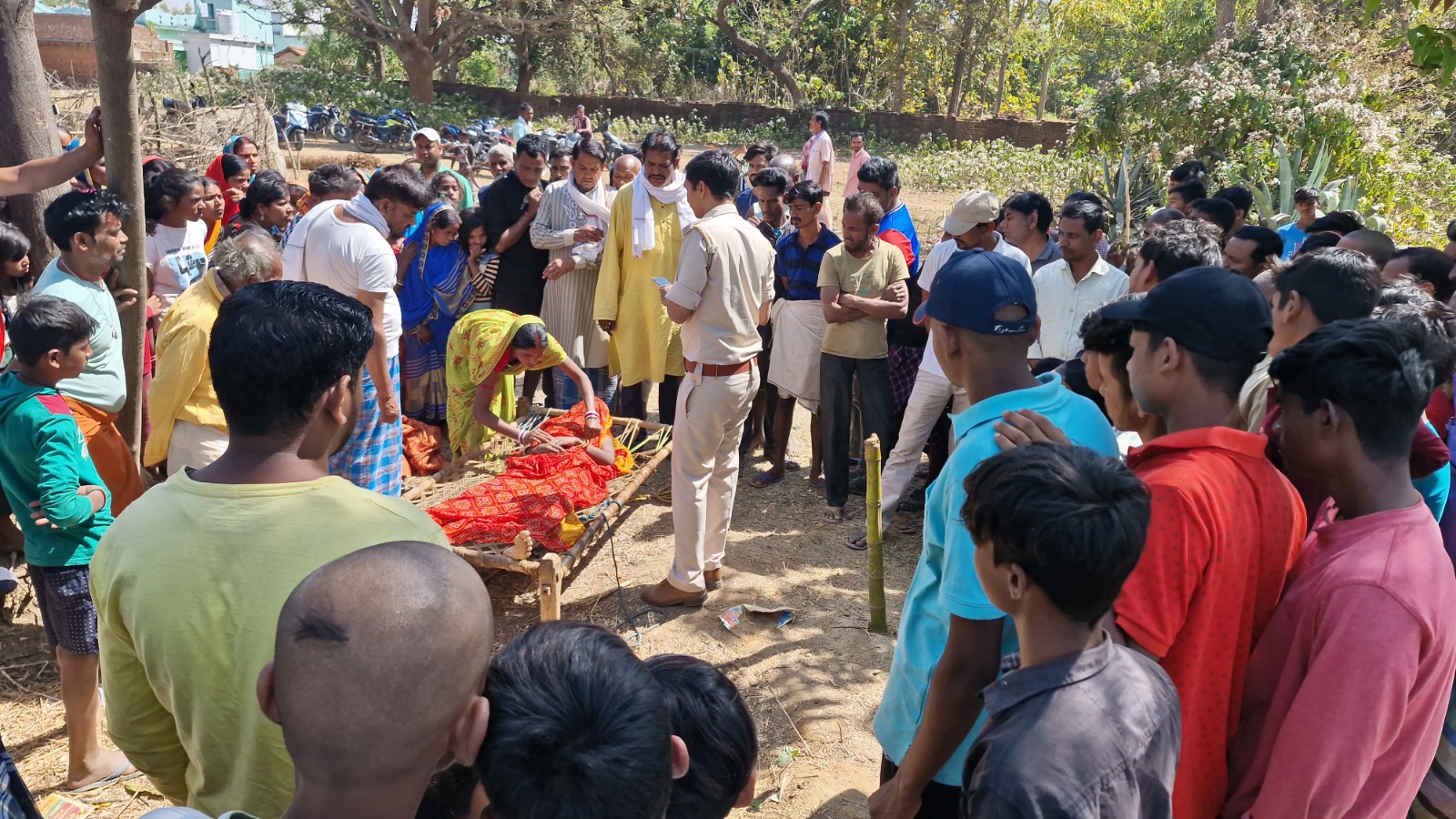 Deoghar : पति के प्रताड़ना से तंग हो कर महिला ने कुएं में कूदकर दी जान