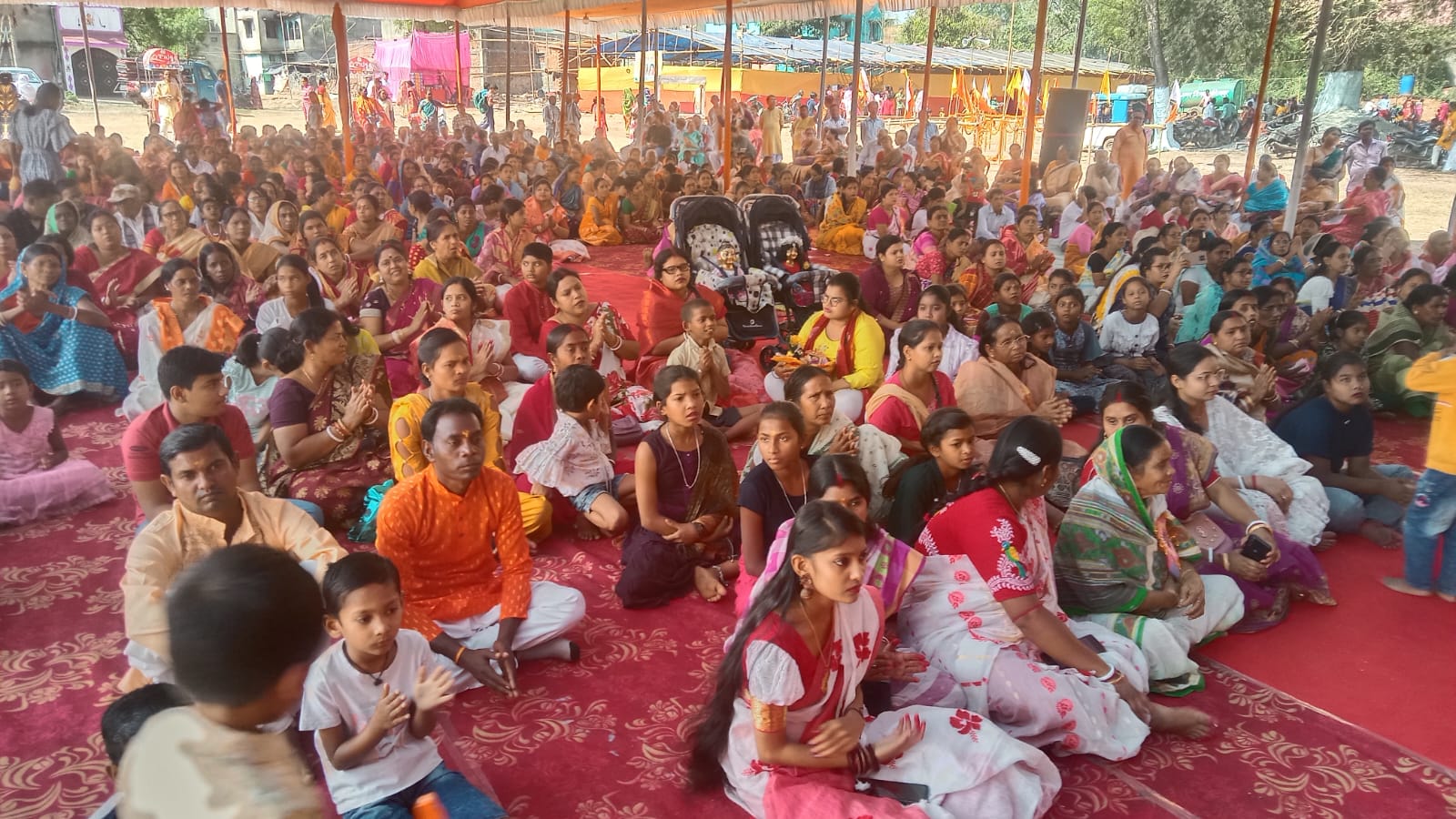 Gamharia: स्वामी निगमानंद के भक्त सम्मेलन में हजारों श्रद्धालुओं ने लिया भाग