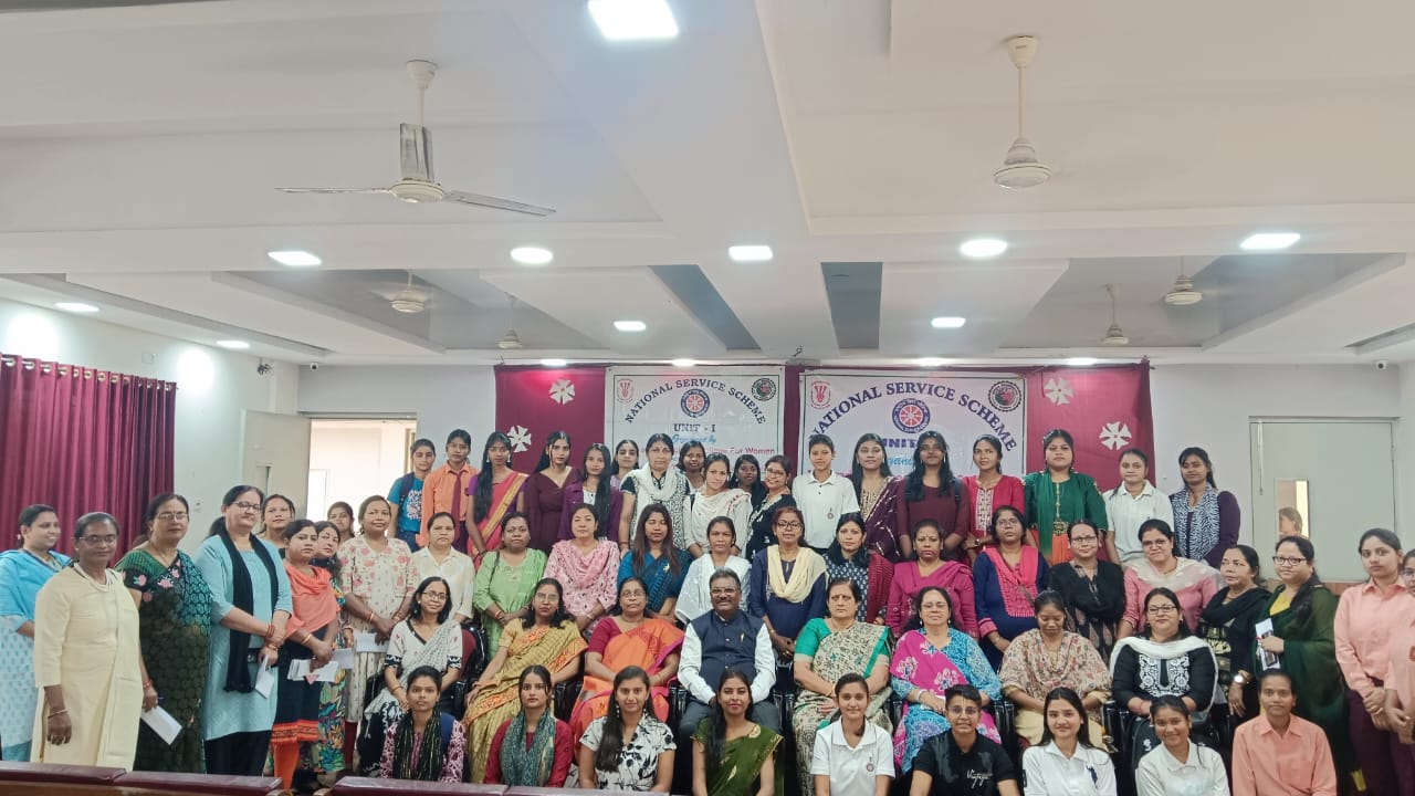 Jamshedpur : ग्रेजुएट कॉलेज में अंतरराष्ट्रीय महिला दिवस मनाया गया