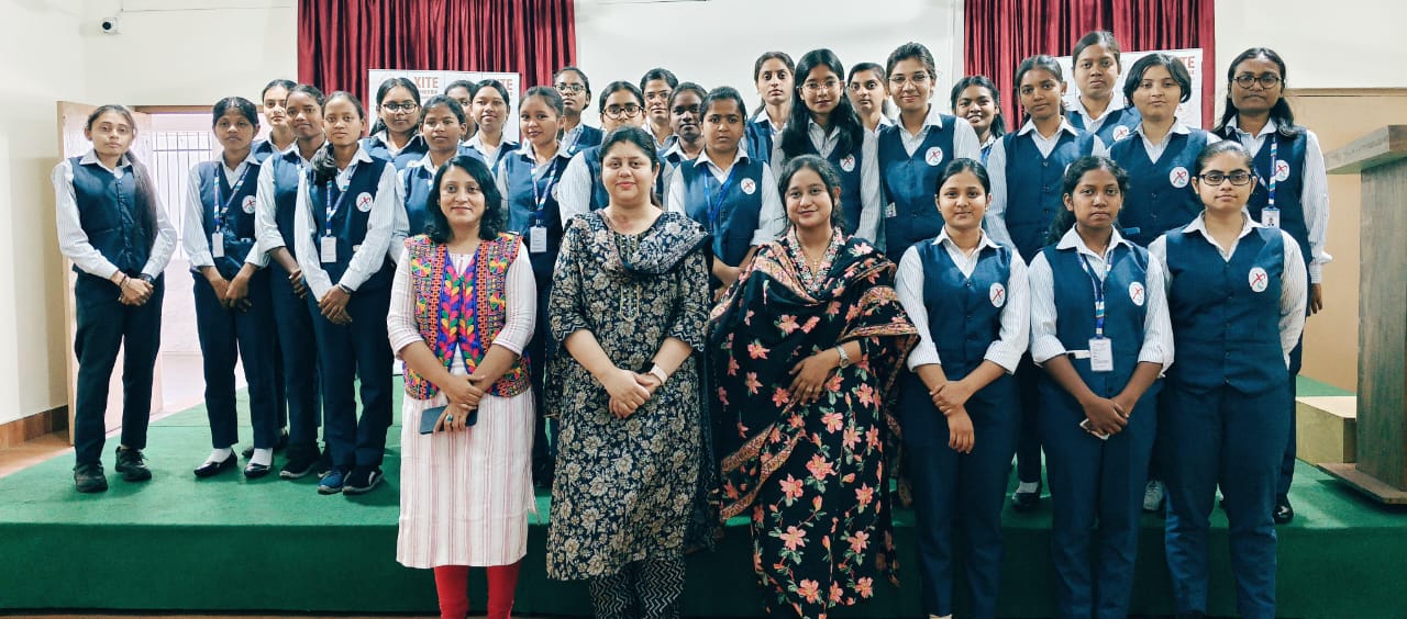 XITE कॉलेज में मासिक धर्म स्वास्थ्य और स्वच्छता पर कार्यशाला