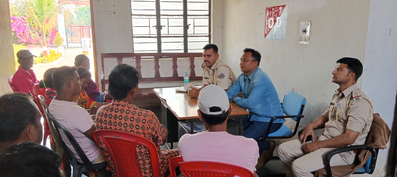 Bahragora: शांति और भाईचारे के साथ मनाएं होली – शांति समिति की बैठक में CO ने की अपील