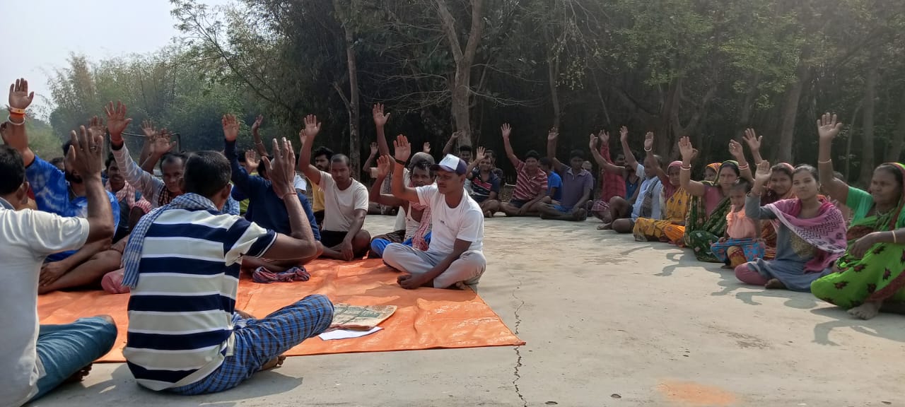 Chakulia : ग्राम सभा में सर्वसम्मति से खेजुरिया के ग्राम प्रधान चुने गए नव कुमार दिगार