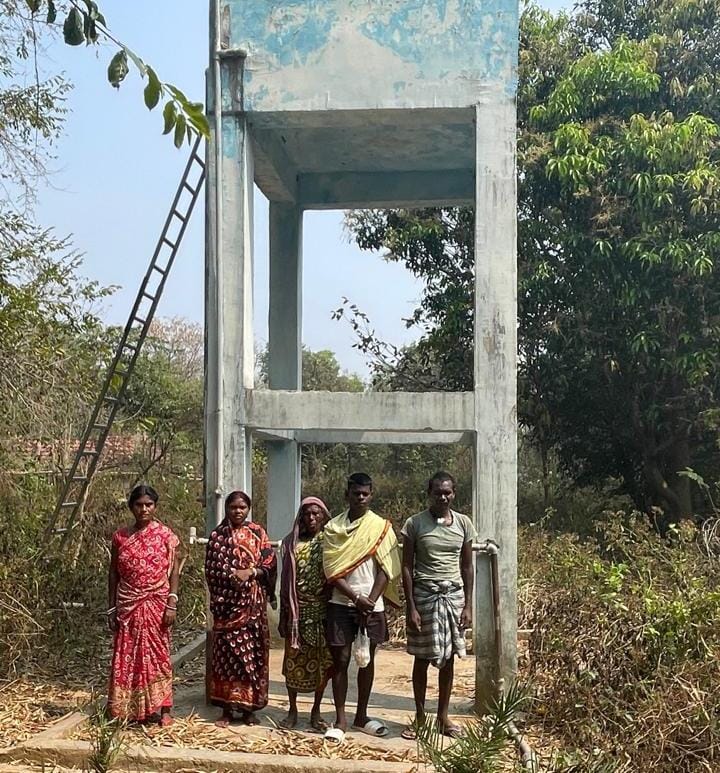 Chakulia : भातकुंडा गांव के नूतनडीह सबर टोला में सोलर जल मीनार खराब, भीषण पेयजल संकट