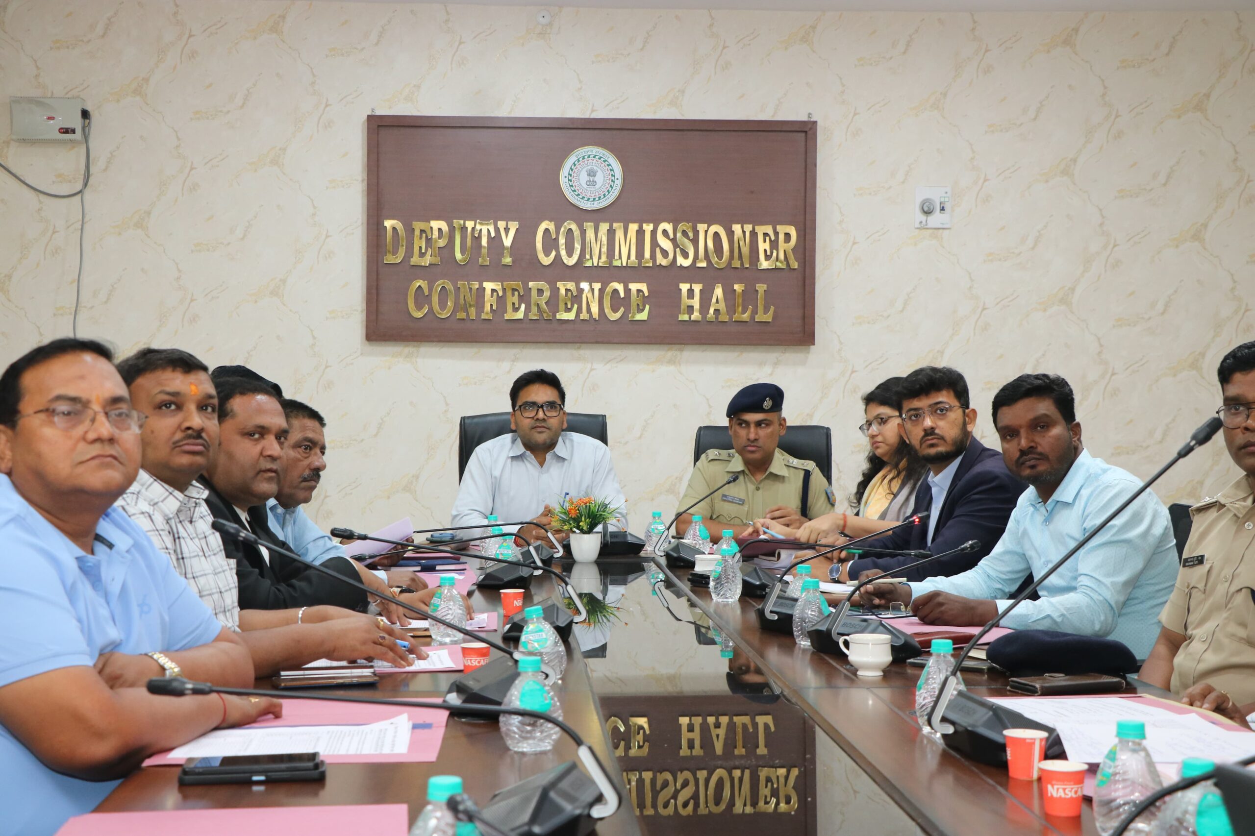 West Singhbhum: जिला सड़क सुरक्षा समिति की बैठक आयोजित, सड़क दुर्घटनाओं के आंकड़े और सुरक्षा उपाय पर हुई समीक्षा