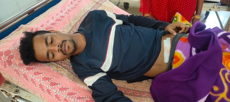 West Singhbhum: पत्नी को बचाने आए युवक पर चाकू से हमला, आरोपी गिरफ्तार