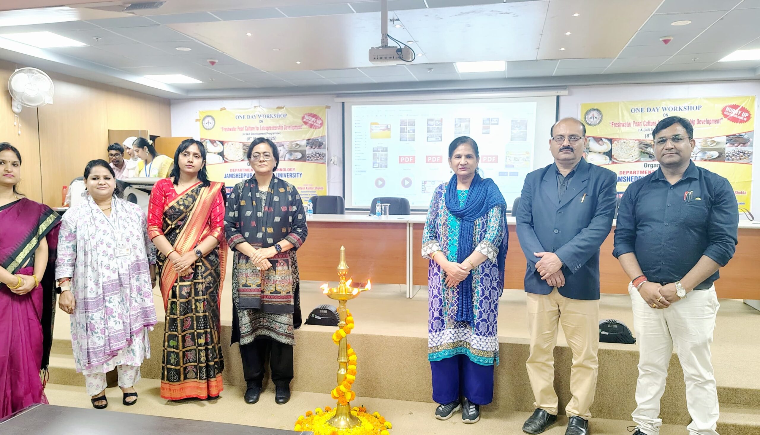 Jamshedpur: जमशेदपुर वीमेंस यूनिवर्सिटी में पर्ल कल्चर पर वर्कशॉप, छात्राओं को स्टार्टअप के लिए किया गया प्रेरित