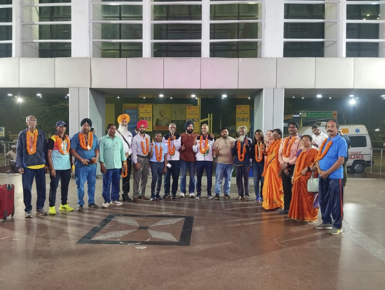 Jharkhand: ऑल इंडिया मास्टर एथलेटिक चैंपियनशिप में 24 पदक जीत कर लौटे खिलाड़ियों का हुआ भव्य स्वागत