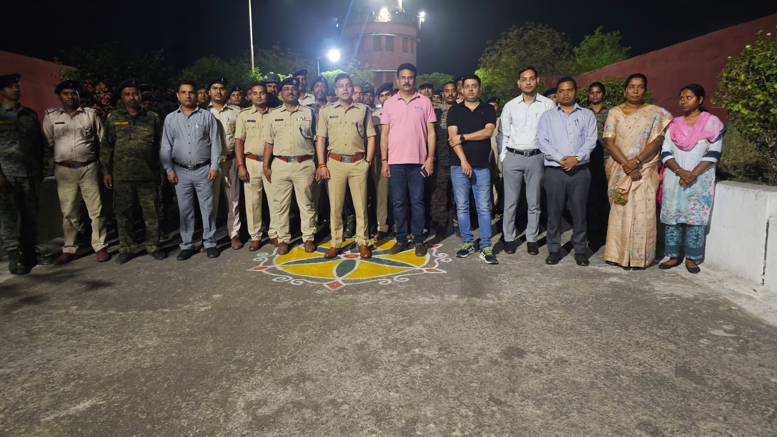 Ramgarh : उपकारा में पुलिस अधीक्षक ने की छापेमारी, 8 हजार 9 सौ रुपया बरामद