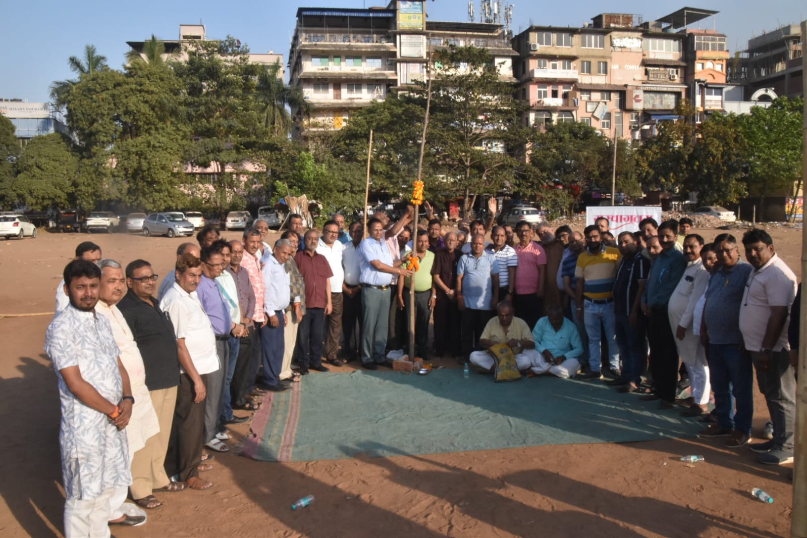 Jamshedpur: होलिका दहन गुरुवार को, डांडा रोपण के साथ मारवाड़ी समाज ने की होलिका पूजा