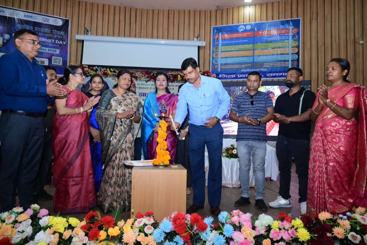 Ramgarh: फूलो झानों आर्शीर्वाद सम्मेलन सह होली मिलन समारोह, हड़िया व्यवसाय से जुड़ी महिलाओं के आर्थिक सशक्तिकरण पर जोर