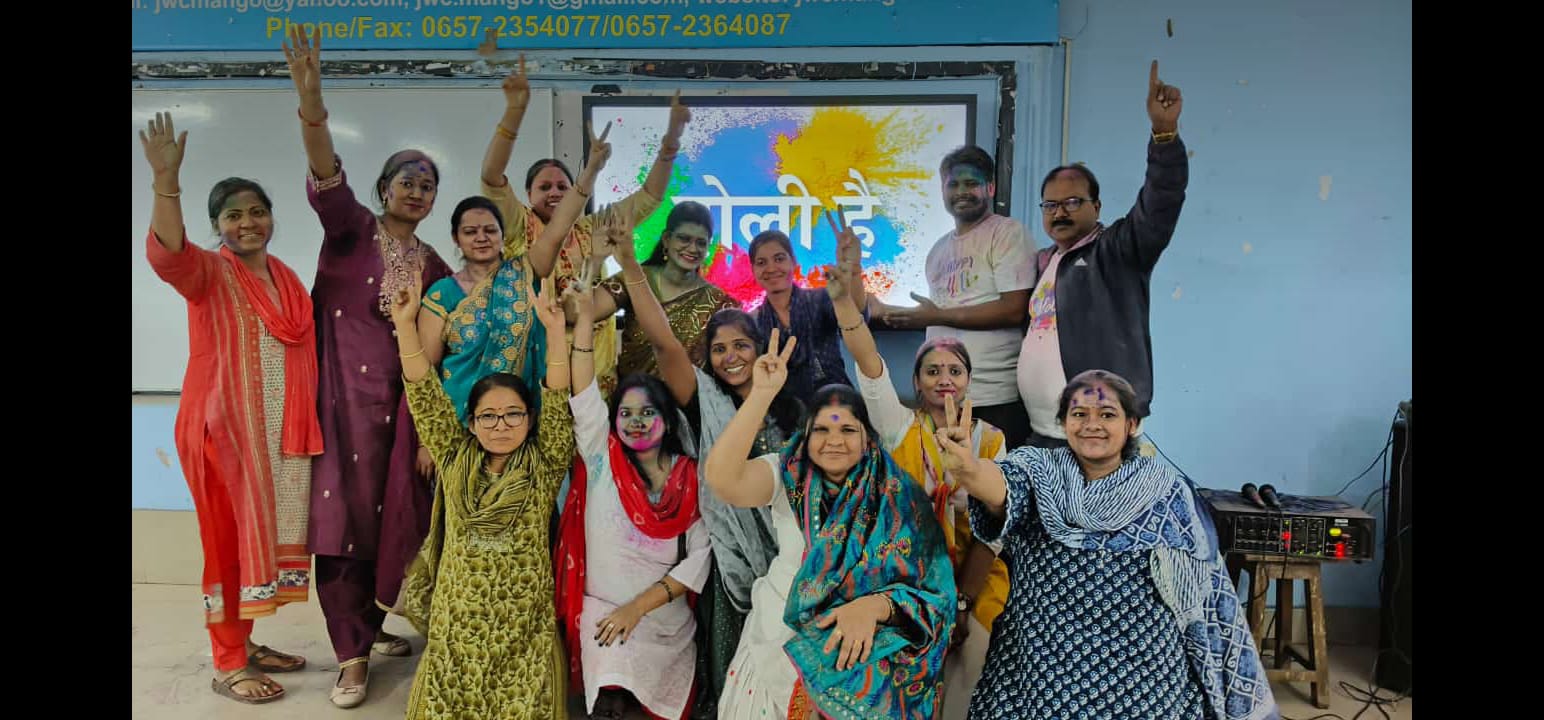 Jamshedpur Workers College में होली मिलन समारोह, रंग और उल्लास से भरपूर माहौल