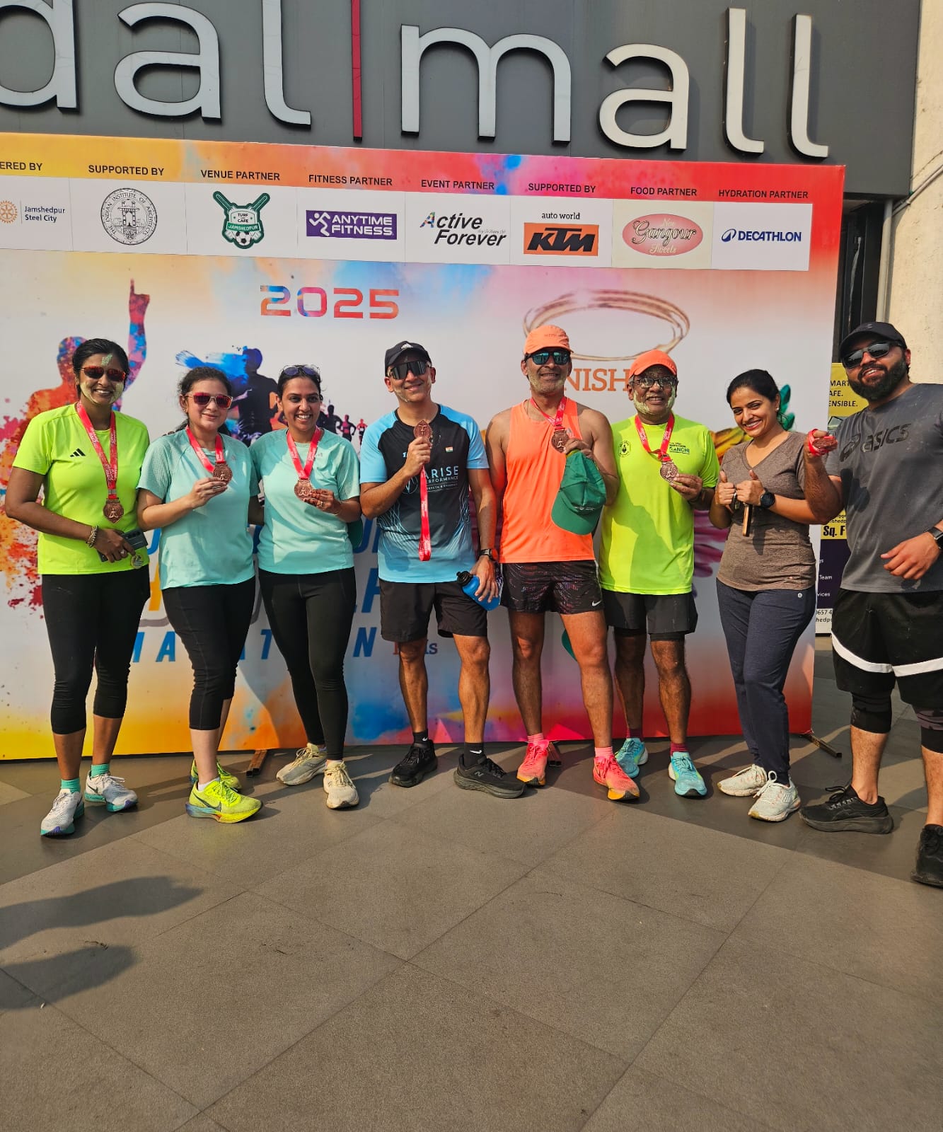 Jamshedpur : होली हाफ मैराथन ने शहर में जोश और रंगों का किया संचार, डीजे परफॉर्मेंस ने माहौल को बनाया ऊर्जावान