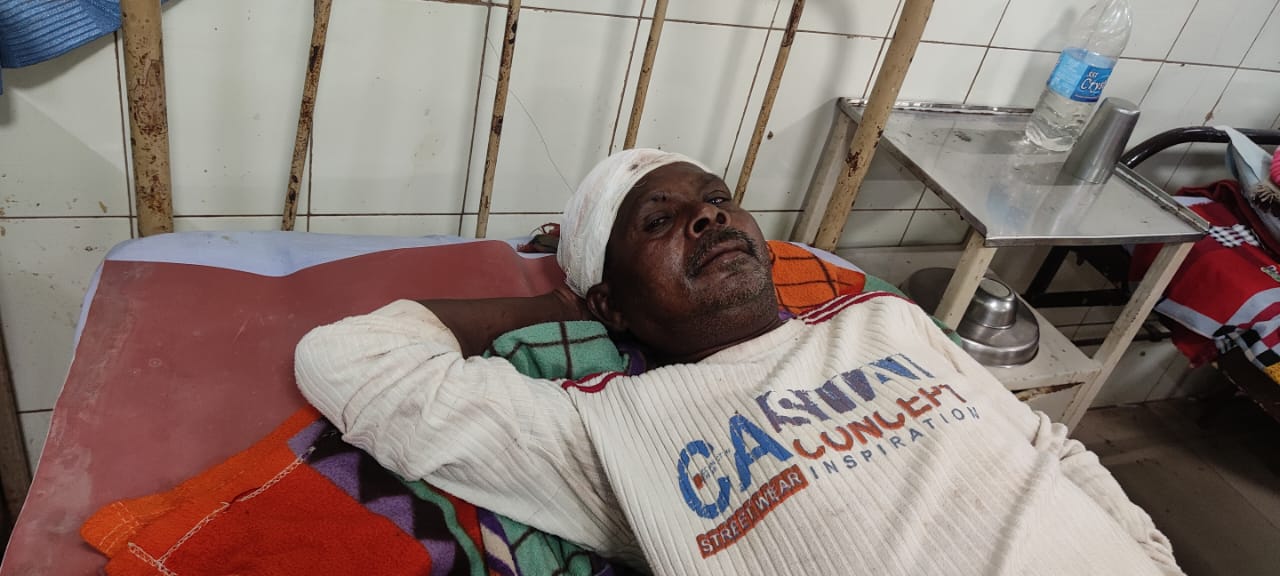 West Singhbhum: पड़ोसी ने वृद्ध को डंडे से मारकर किया घायल, वृद्ध की मानसिक संतुलन बिगड़ी