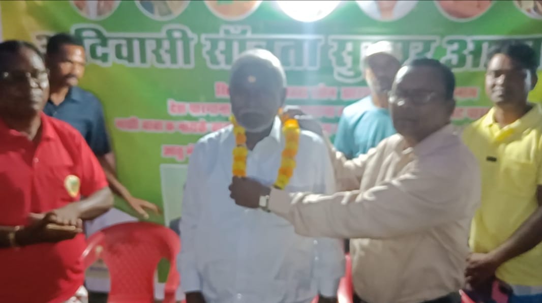 Gamharia: चंपाई सोरेन बने आदिवासी सांवता सुसार आखाड़ा के मुख्य संयोजक