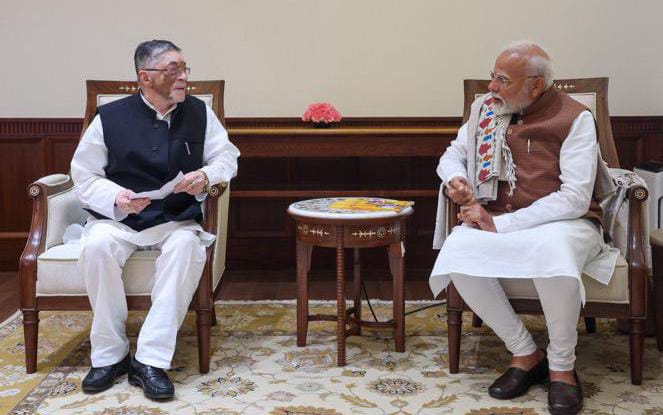 Jharkhand: प्रधानमंत्री से मिले राज्यपाल संतोष गंगवार, भेंट की ‘राज भवन पत्रिका’