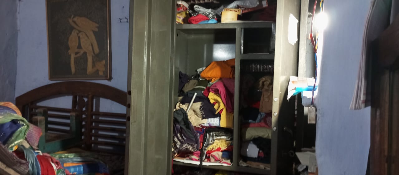 Jamshedpur : शंकोसाई में बंद घर की खिड़की तोड़ नकद समेत 3.50 लाख की चोरी