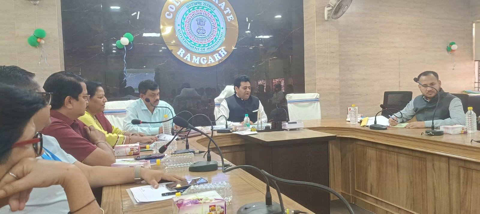 Ramgarh : उपायुक्त ने स्वास्थ्य विभाग के कार्यों को लेकर की समीक्षा बैठक का