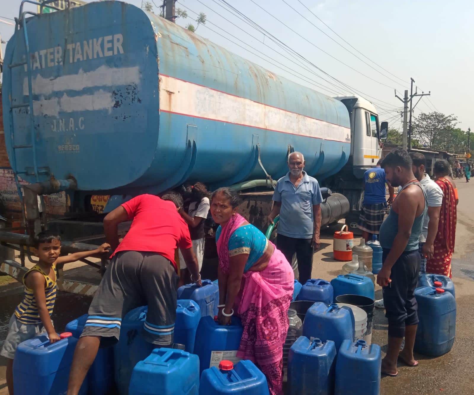 Jamshedpur : बागबेड़ा में जल संकट, सांसद से टैंकरों से पानी सप्लाई शुरू कराने का आग्रह