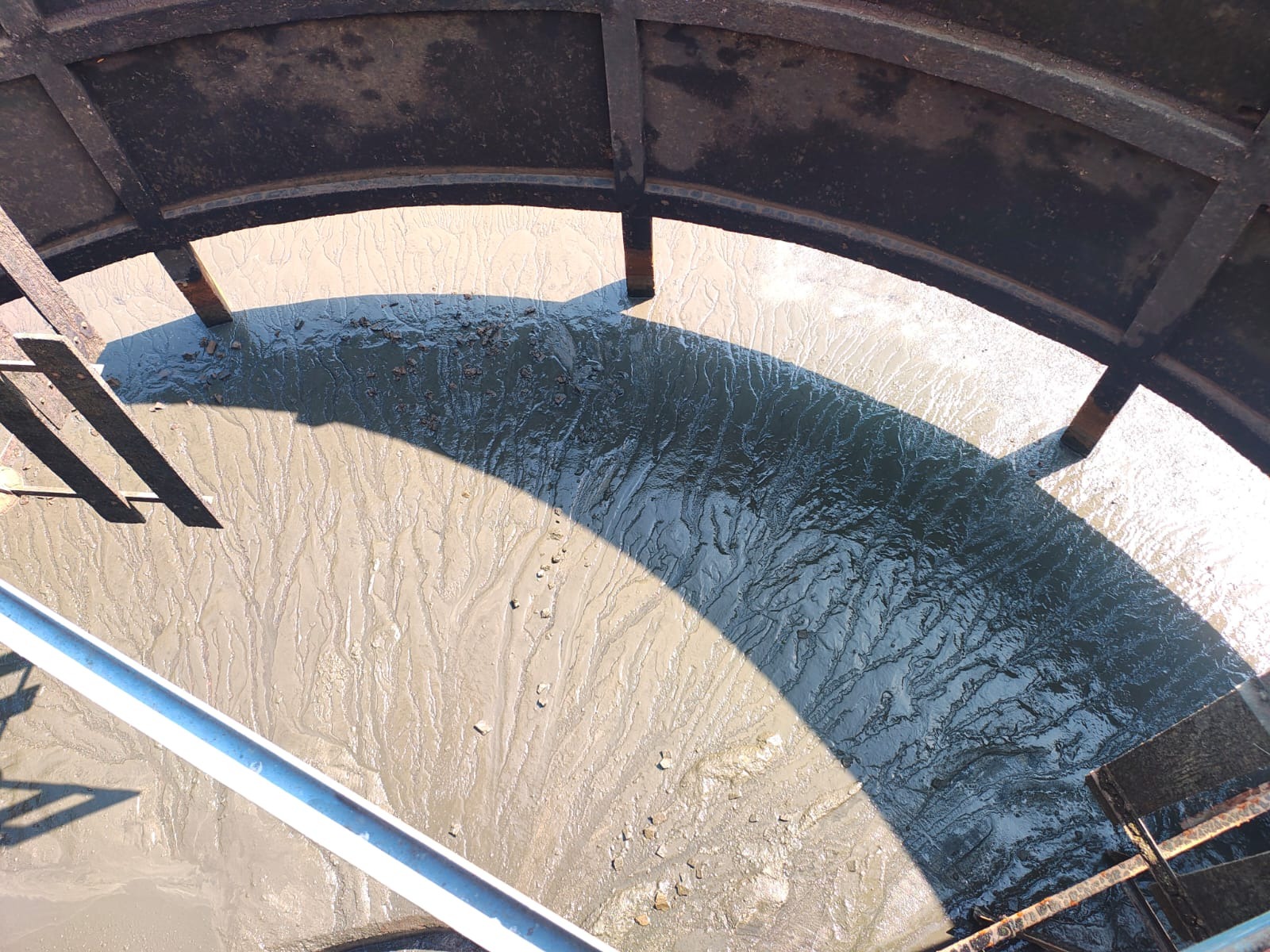 Jamshedpur: क्या अब मानगोवासियों को मिलेगा स्वच्छ पानी? विधायक सरयू राय के निरीक्षण के बाद सफाई शुरू