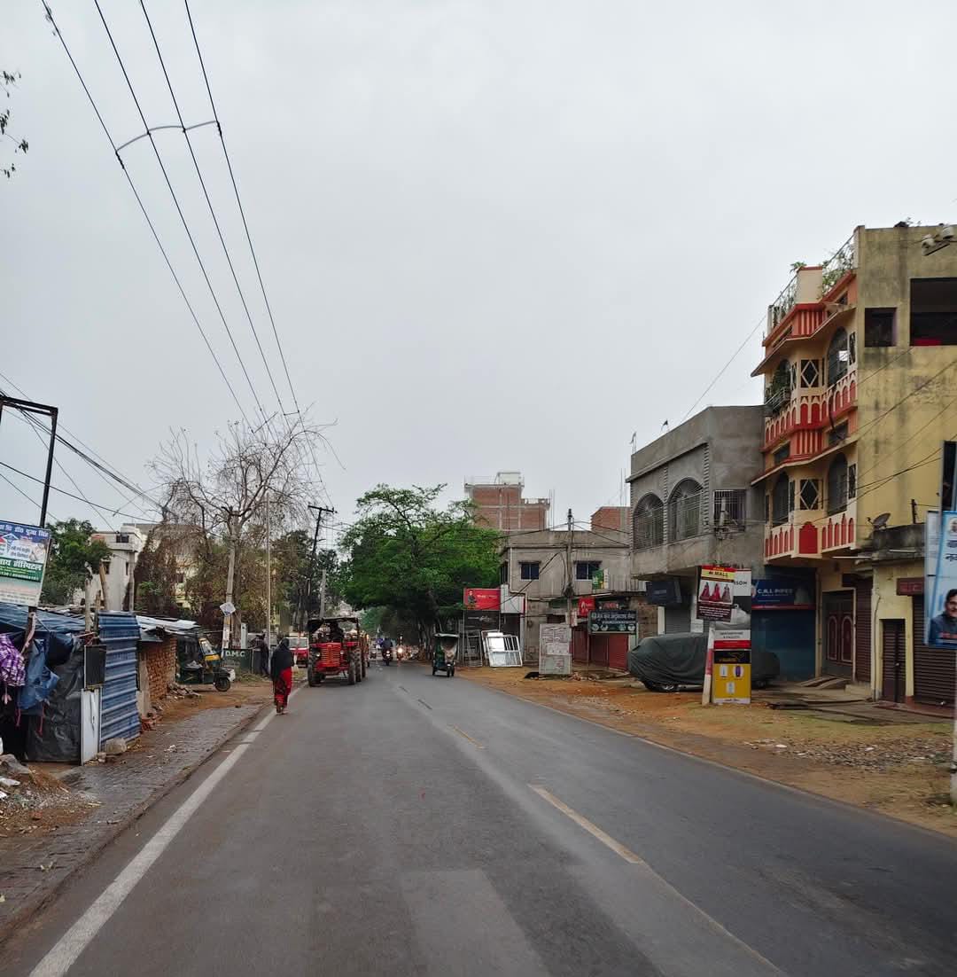 Deoghar: देवघर में बदला मौसम का मिजाज, सुबह से हो रही है हल्की-हल्की बारिश