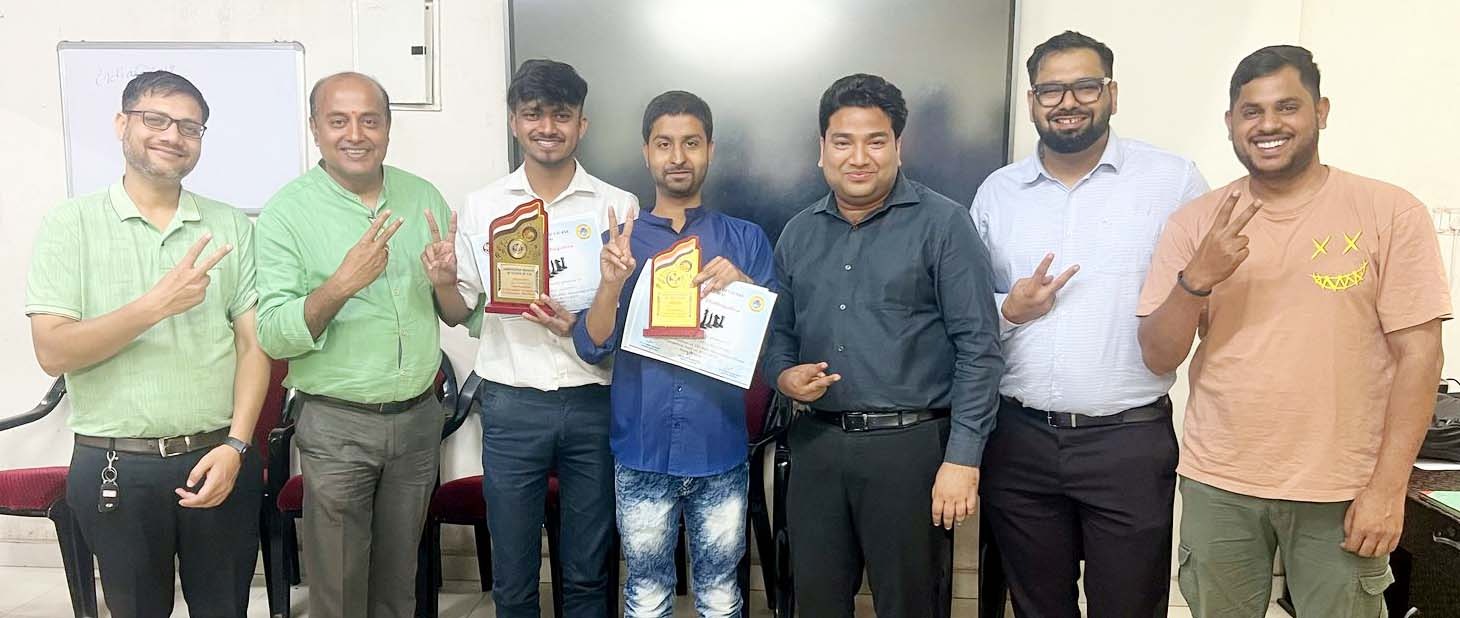 Chess Competiton: शतरंज प्रतियोगिता में CA स्टूडेंट्स अनुराग और आयुष बने विजेता, अब मध्य भारत क्षेत्रीय परिषद के टूर्नामेंट में दिखाएंगे दम