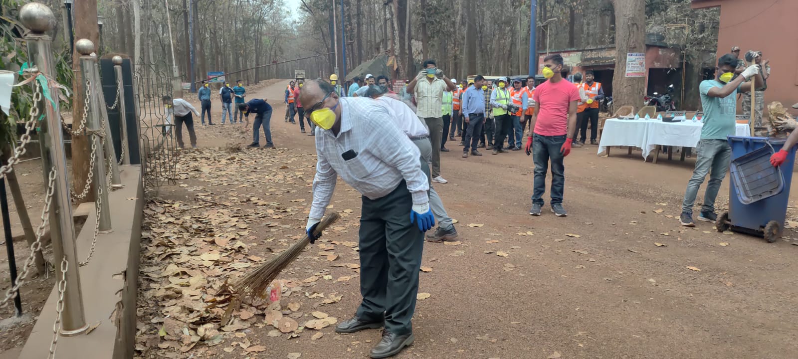 West Singhbhum: सारंडा के जंगल में मना अंतर्राष्ट्रीय वन दिवस, वनों सुरक्षा के प्रति जागरूक हुए ग्रामीण