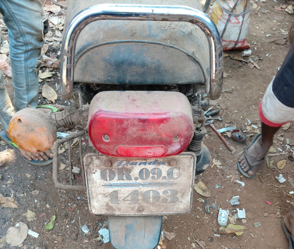 West Singhbhum: गुवा में मोटरसाइकिल चोरी का खुलासा, दो आरोपी गिरफ्तार