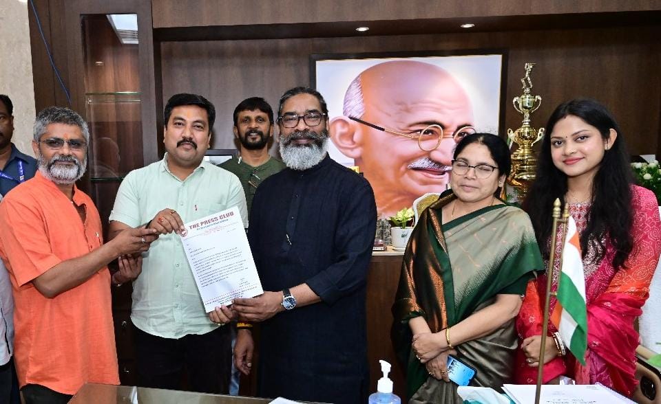 Jharkhand: सरायकेला प्रेस क्लब के अध्यक्ष ने की पत्रकारों के लिए सुरक्षा और आवास की मांग