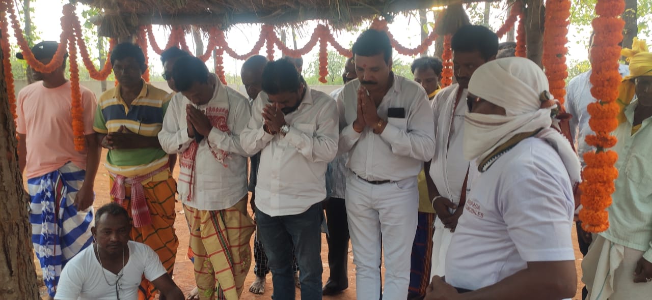 Bahragora: बाहबोंगा पर्व ने दिया प्रकृति संरक्षण का संदेश, विधायक समीर मोहंती ने किया साझा विचार