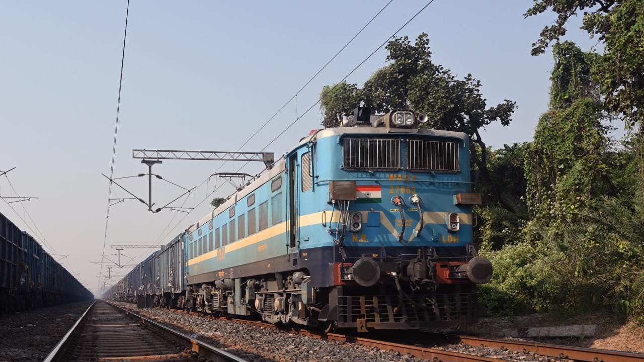 S.E. Railways: माल लोडिंग में दक्षिण पूर्व रेलवे का रिकॉर्ड प्रदर्शन, 18 करोड़ रुपये का राजस्व