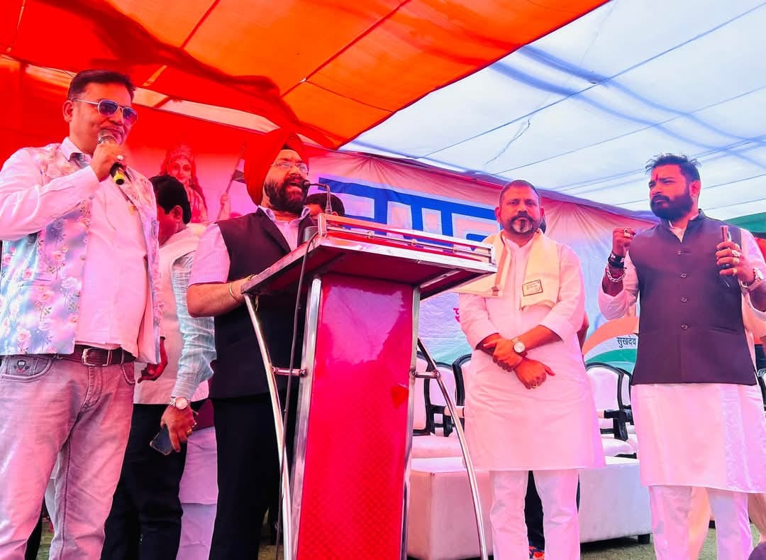 Jamshedpur: 6 किलोमीटर लम्बी अखंड तिरंगा यात्रा ने शहर में जगाया देशभक्ति का अलख, विभिन्न समाजों की रही भागीदारी