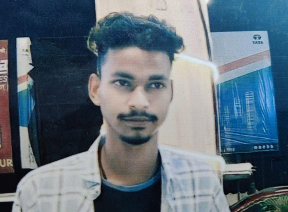 Saraikela : डिमना झील से लापता युवक का शव बरामद, मचा कोहराम