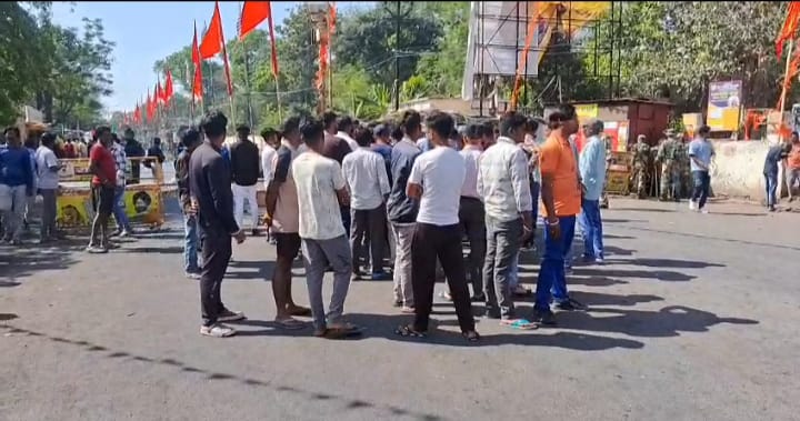 Jharkhand: अनिल टाइगर की हत्या के विरोध में रांची बंद, लोगों ने किया सड़क जाम