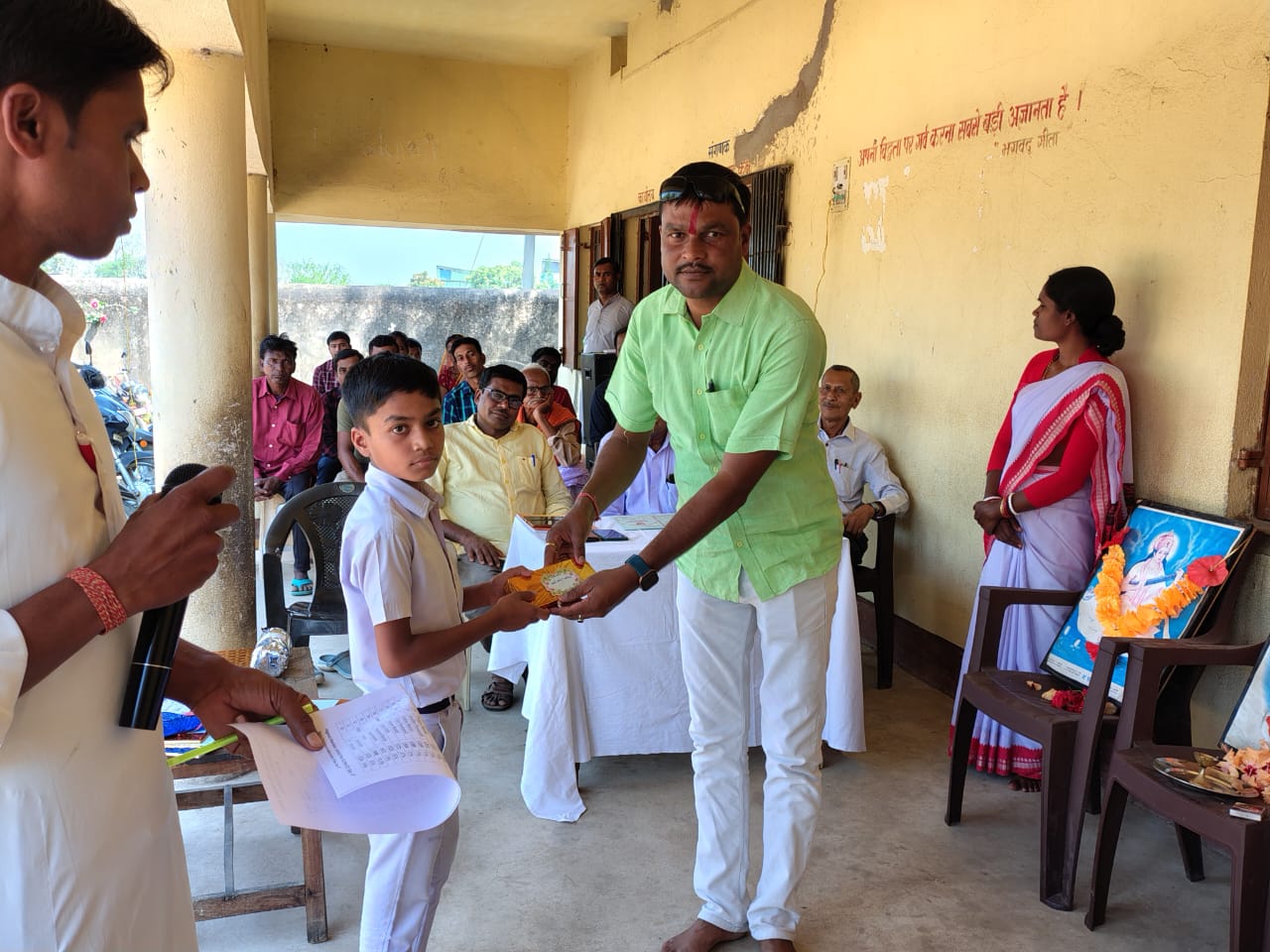 Potka : सरस्वती शिशु विद्या मंदिर कोवाली में उच्चतम अंक अर्जित करने वाले बच्चों को किया गया सम्मानित