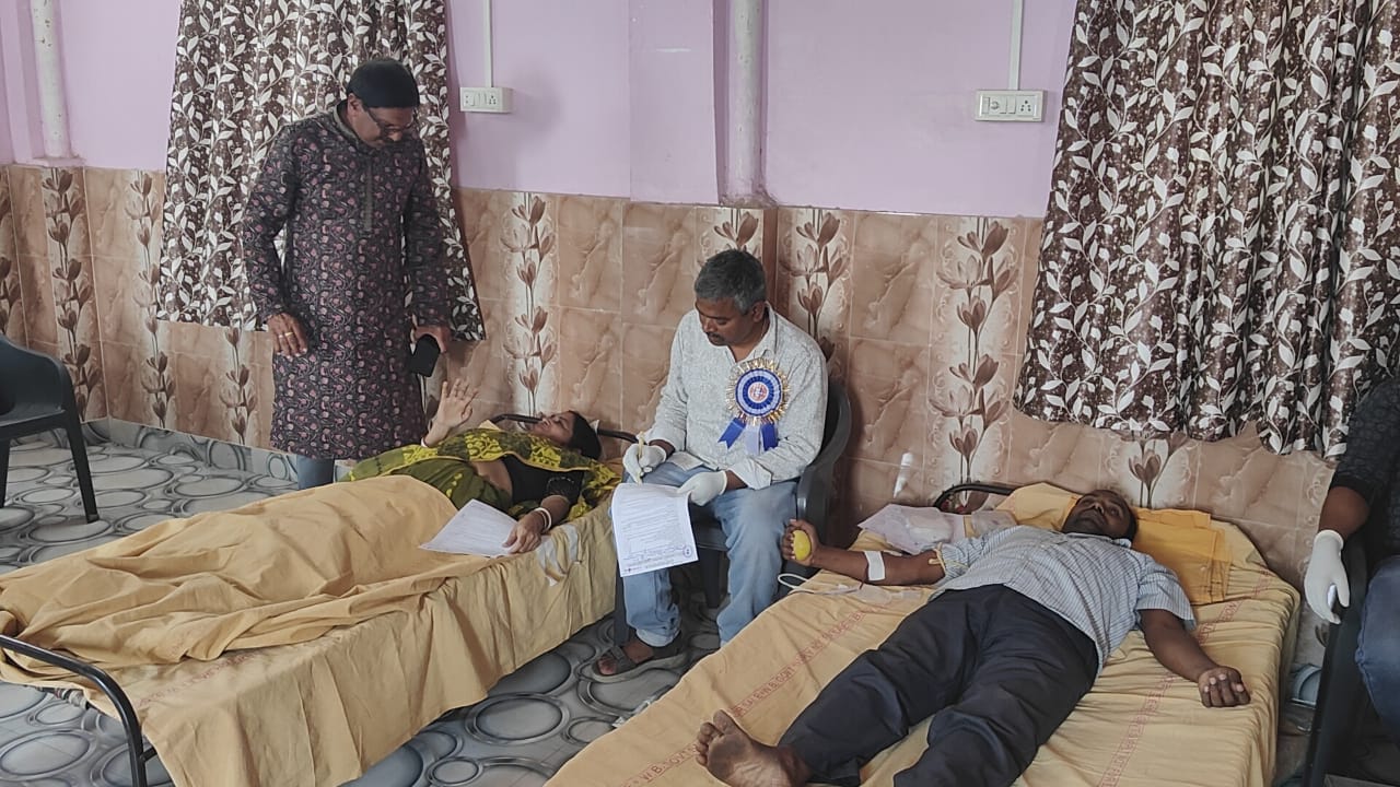 Jhargram : पूर्व भारतीय सैनिक संघ का रक्तदान शिविर आयोजित