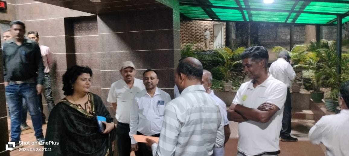 West Singhbhum: सिंहभूम जिले की खदानों में रोजगार की राह बंद, स्थानीय युवाओं की बढ़ी बेरोजगारी