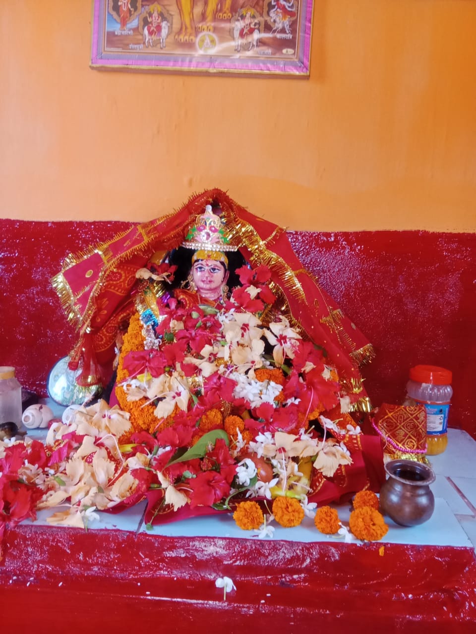 Gua : चैत नवरात्रि पर वन देवी मंदिर में कलश स्थापना की गई