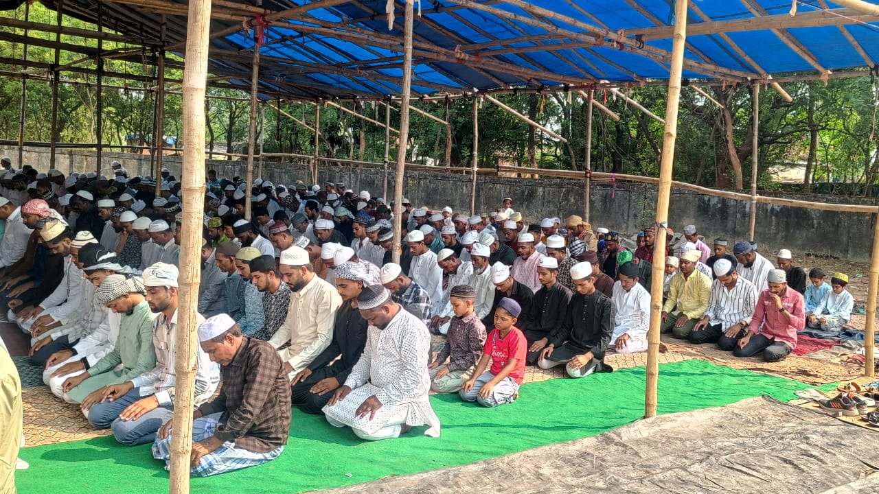 Bahragora : आपसी एकता और भाईचारे के साथ मनाई गई ईद