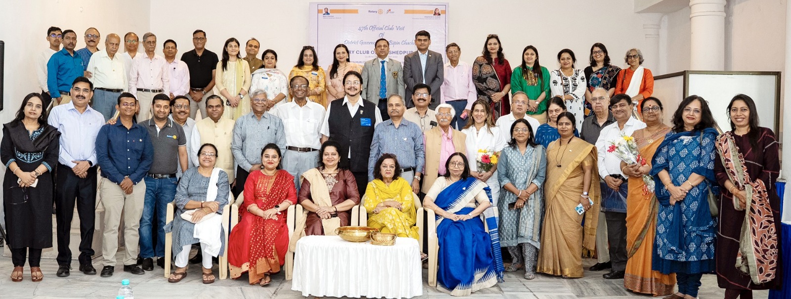 Jamshedpur: रोटरी क्लब जमशेदपुर ईस्ट की सामाजिक सेवा को DG बिपिन चाचान का समर्थन