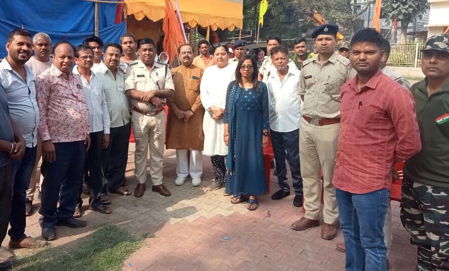 Jamshedpur: शांति समिति की देखरेख में संपन्न हुआ ईद उल-फितर का पर्व