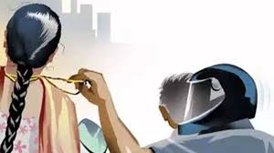 Deoghar: महिला से चेन छीनने वाले बदमाश का फुटेज आया सामने, पुलिस कर रही पहचान