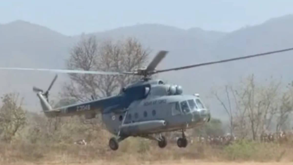 IED BLAST IN CHAIBASA : चाईबासा में आईईडी ब्लास्ट, सीआरपीएफ के 3 जवान घायल