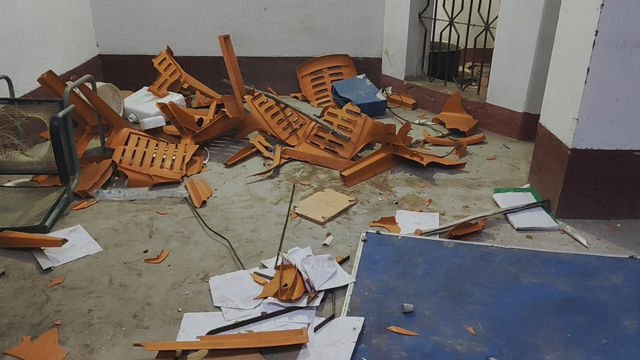 Chaibasa: बाल संप्रेक्षण गृह से तोड़फोड़ कर 20 से अधिक बच्चे फरार