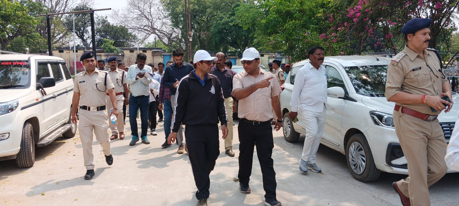 Adityapur: DRM ने किया आदित्यपुर रेलवे स्टेशन का निरीक्षण, तीसरी लाइन को लेकर कही यह बड़ी बात