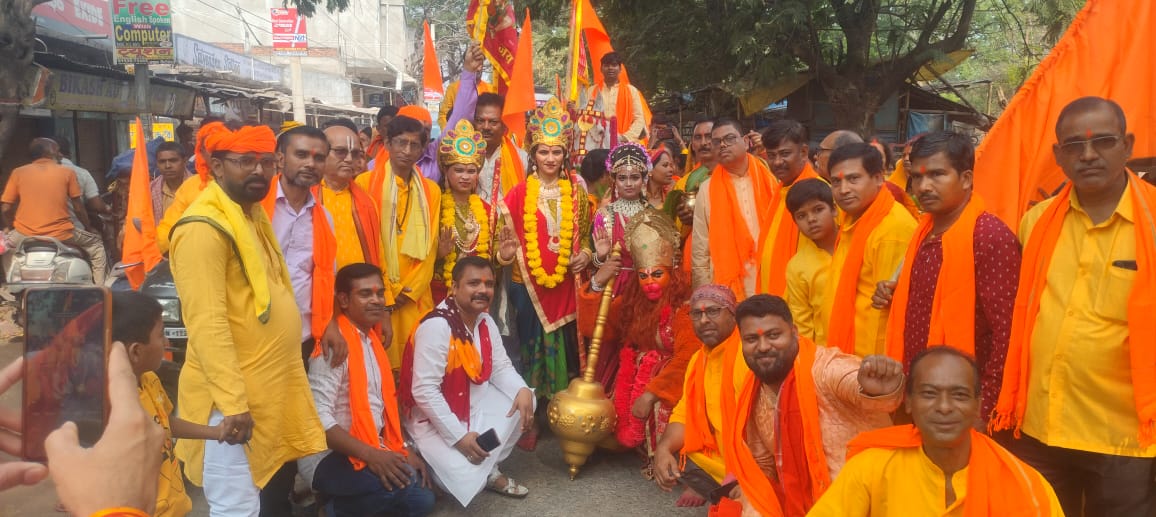 Jamshedpur: गाजे-बाजे, घोड़े और राम दरबार के साथ निकली कलश यात्रा, प्राण प्रतिष्ठा की भव्य शुरुआत