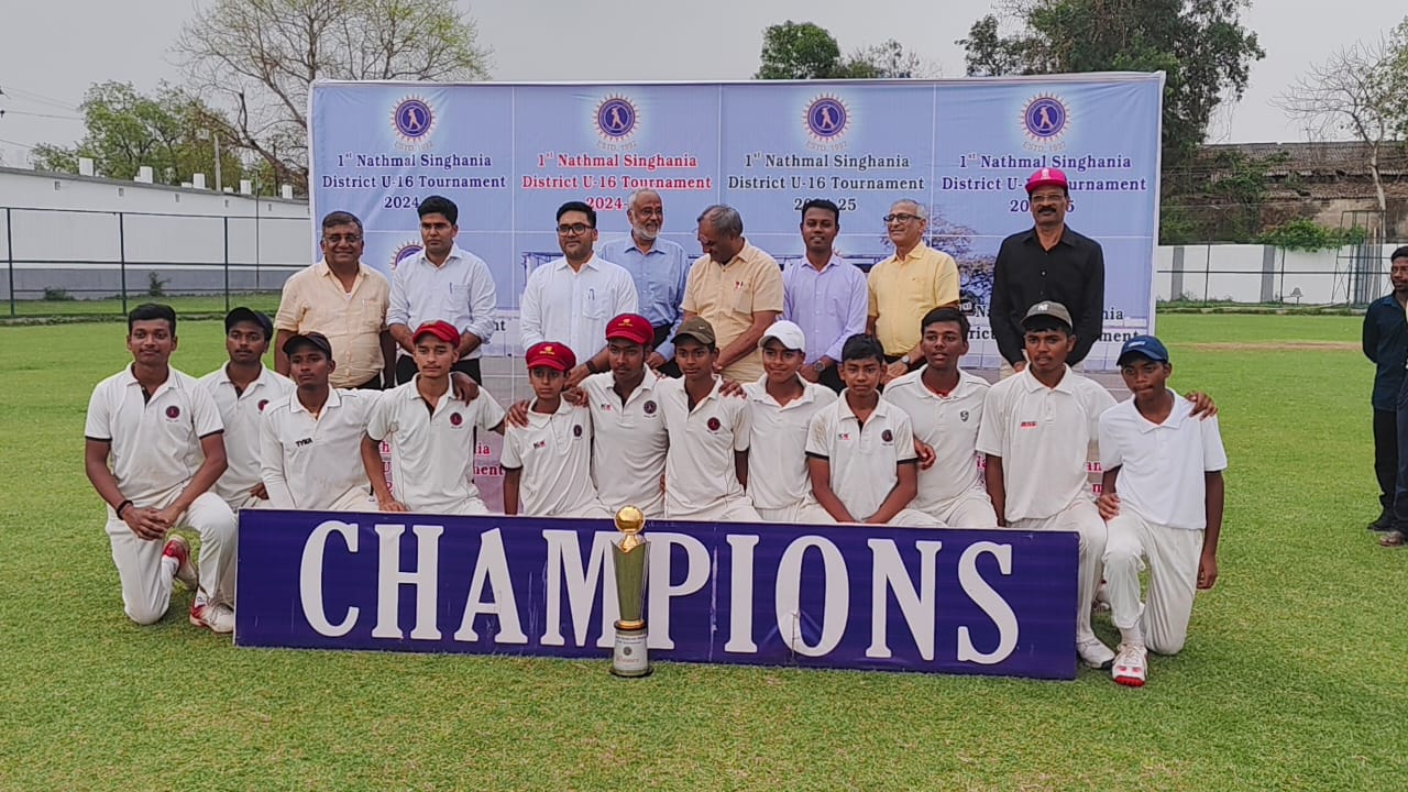 N Singhania District Under-16 Cricket: सिंहभूम चैलेंजर्स ने फाईटर्स को हराकर कब्जाई ट्रॉफी, प्लेयर ऑफ द मैच बने फैजान
