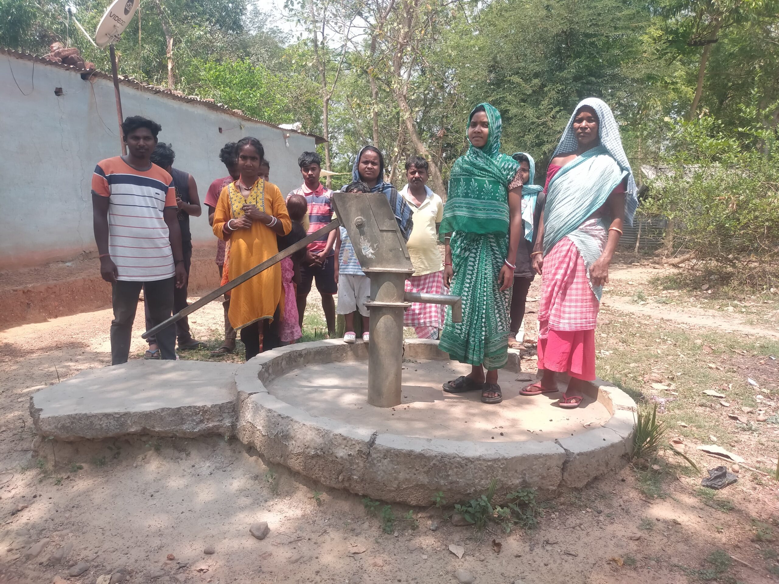 Potka : दीनबंधु कुष्ठ आश्रम कुलडीह में छह माह से खराब पड़ा है दो चापाकल, पेयजल संकट