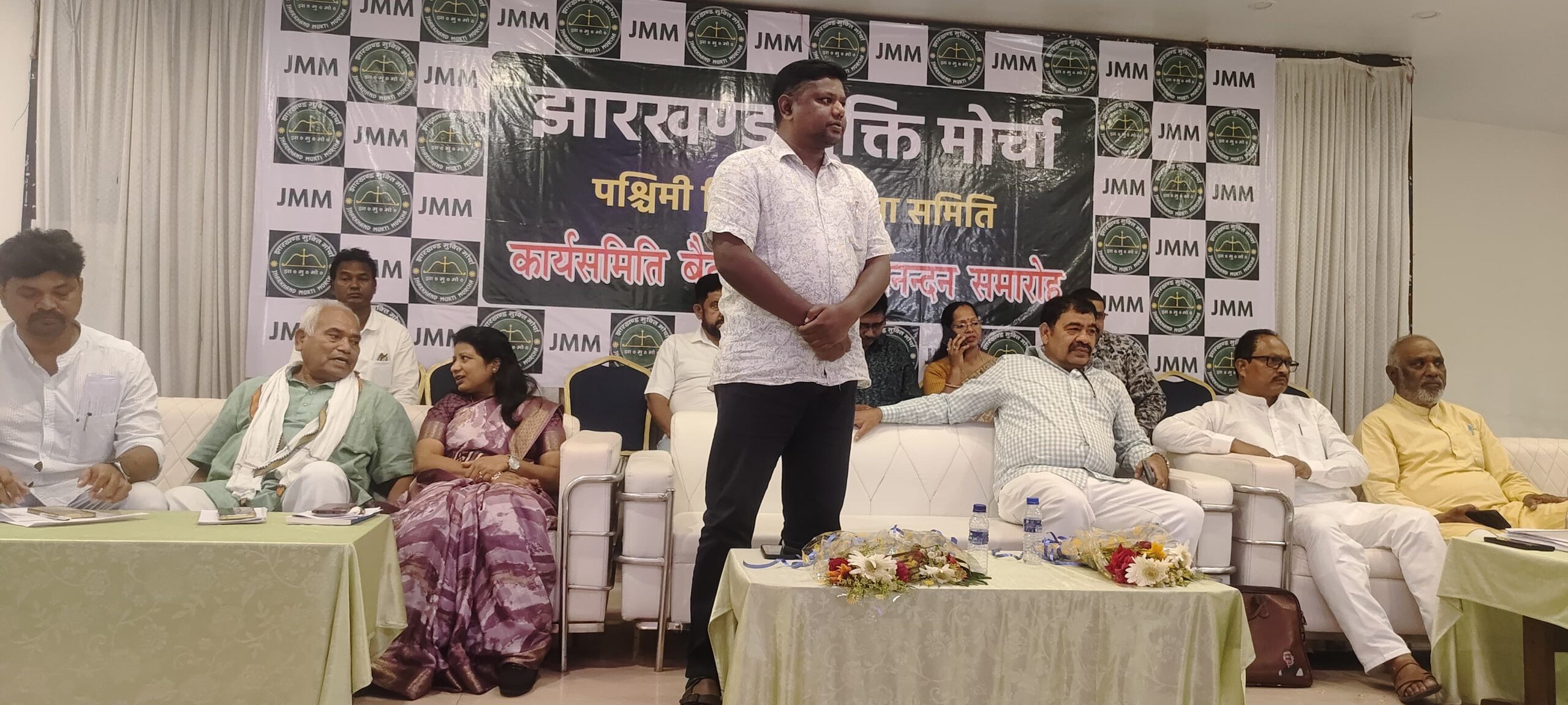 Chaibasa: मंत्री दीपक बिरुआ ने हेमंत सरकार की योजनाओं को बताया जनकल्याणकारी, कहा – भाजपा हो रही कमजोर